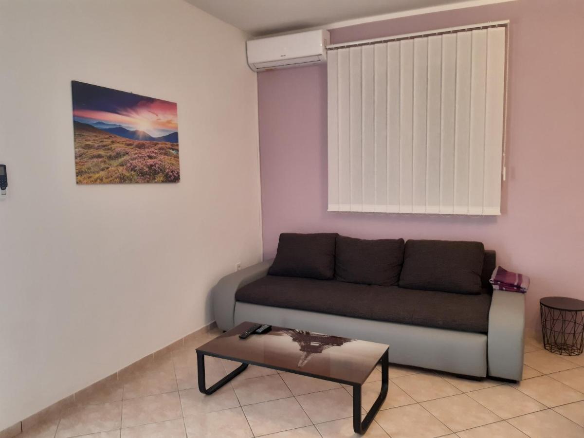 Apartments By The Sea Pag - 16100 Pag Town Exterior foto
