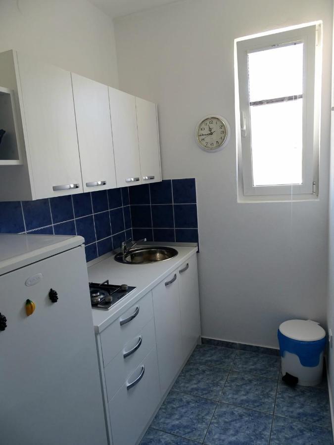 Apartments By The Sea Pag - 16100 Pag Town Exterior foto